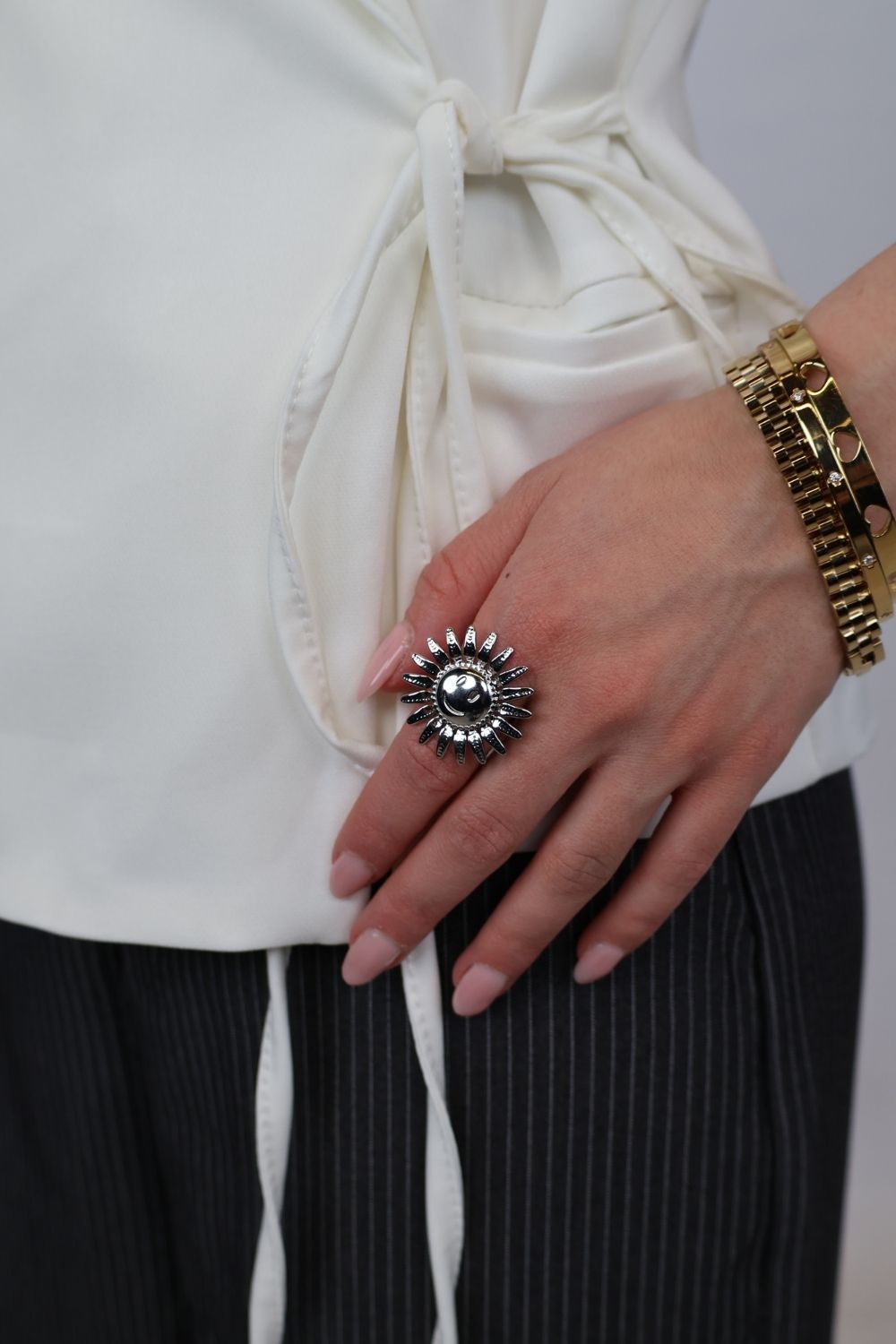 Statement smiley sun ring – Zilver