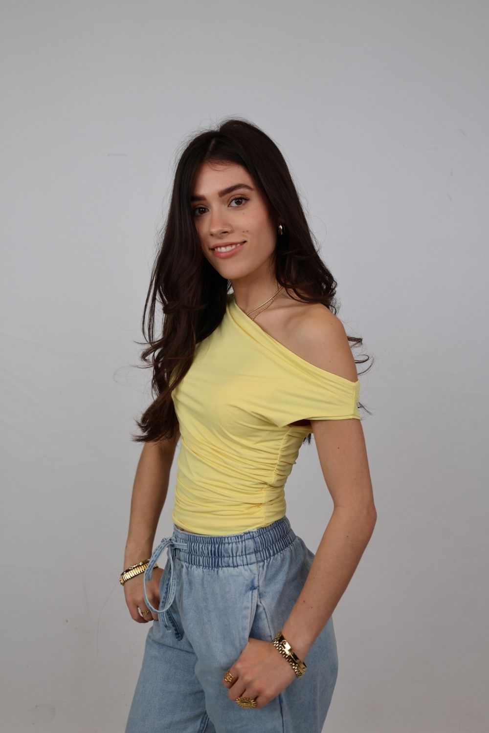Oneshoulder top | pastelgeel