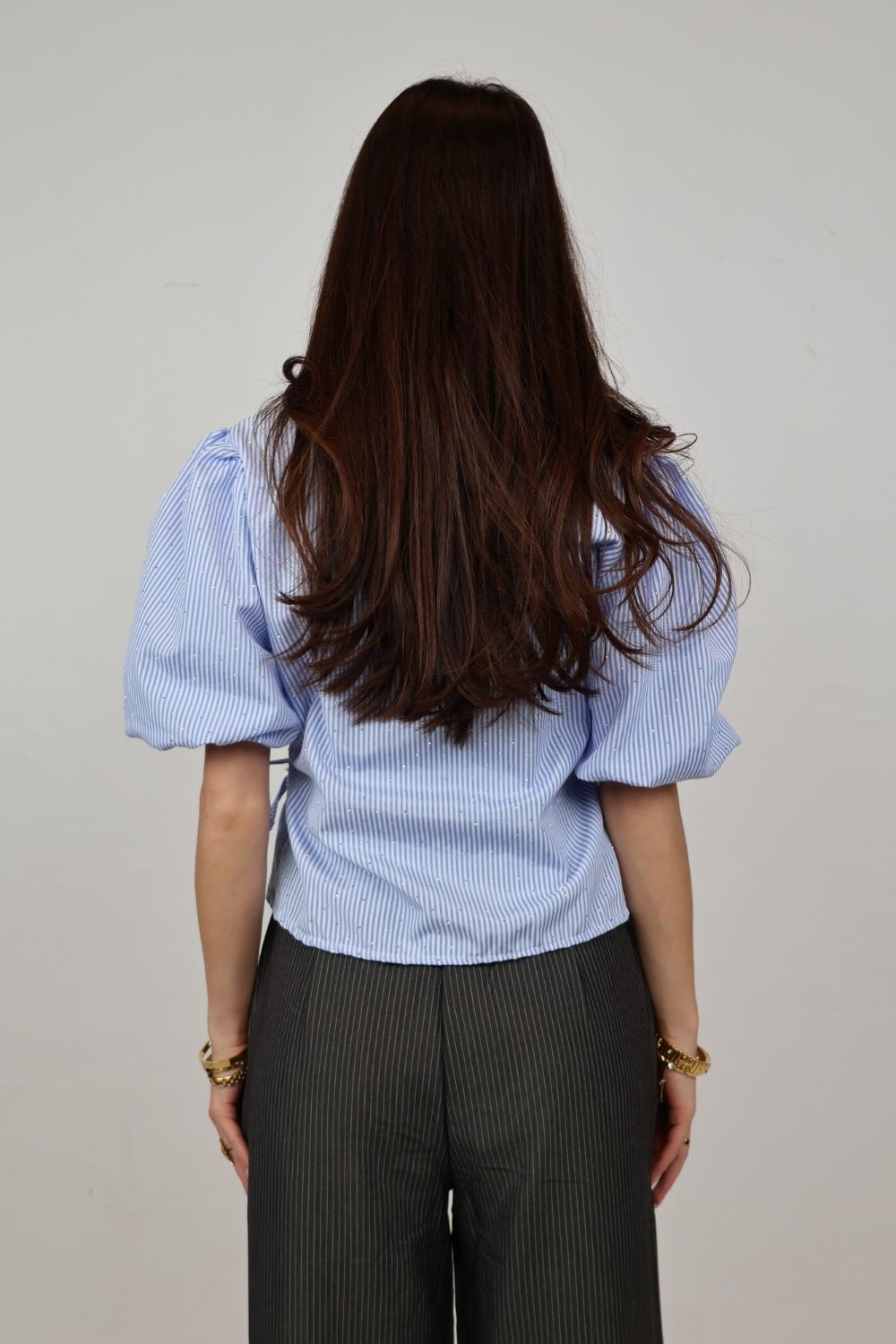 Gestreepte wikkelblouse met strass | Lichtblauw